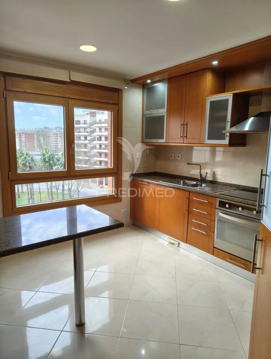 Apartamento T3 para Venda em Odivelas Foto 3