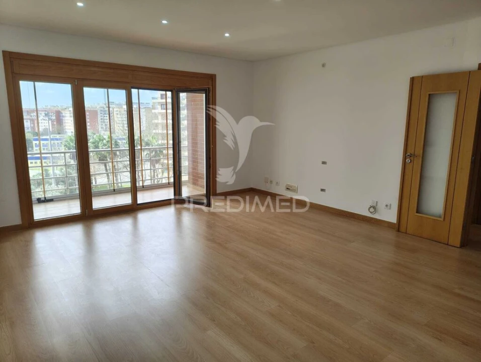 Apartamento T3 para Venda em Odivelas Foto 6