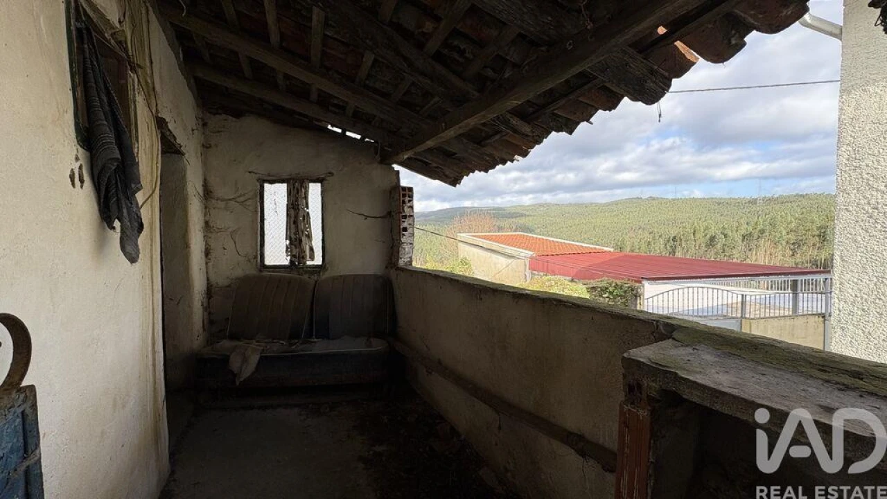 Moradia T1 para Venda em Castanheira de Pêra e Coentral Foto 22