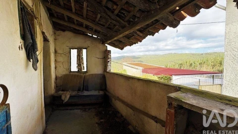 Moradia para Venda em Castanheira de Pêra e Coentral