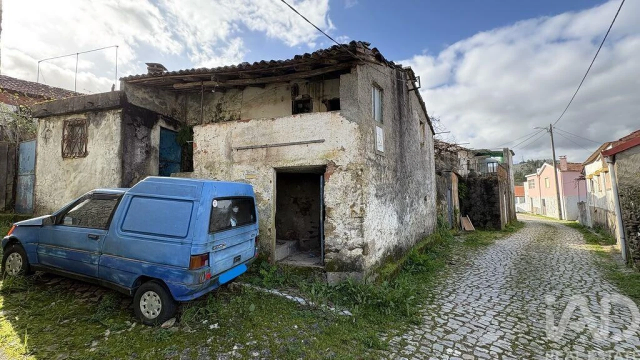 Moradia T1 para Venda em Castanheira de Pêra e Coentral Foto 7