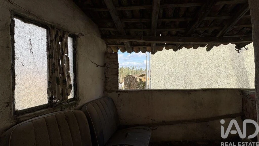 Moradia T1 para Venda em Castanheira de Pêra e Coentral Foto 24