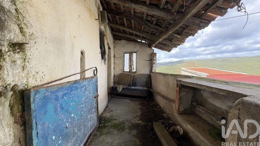 Moradia T1 para Venda em Castanheira de Pêra e Coentral Foto 18