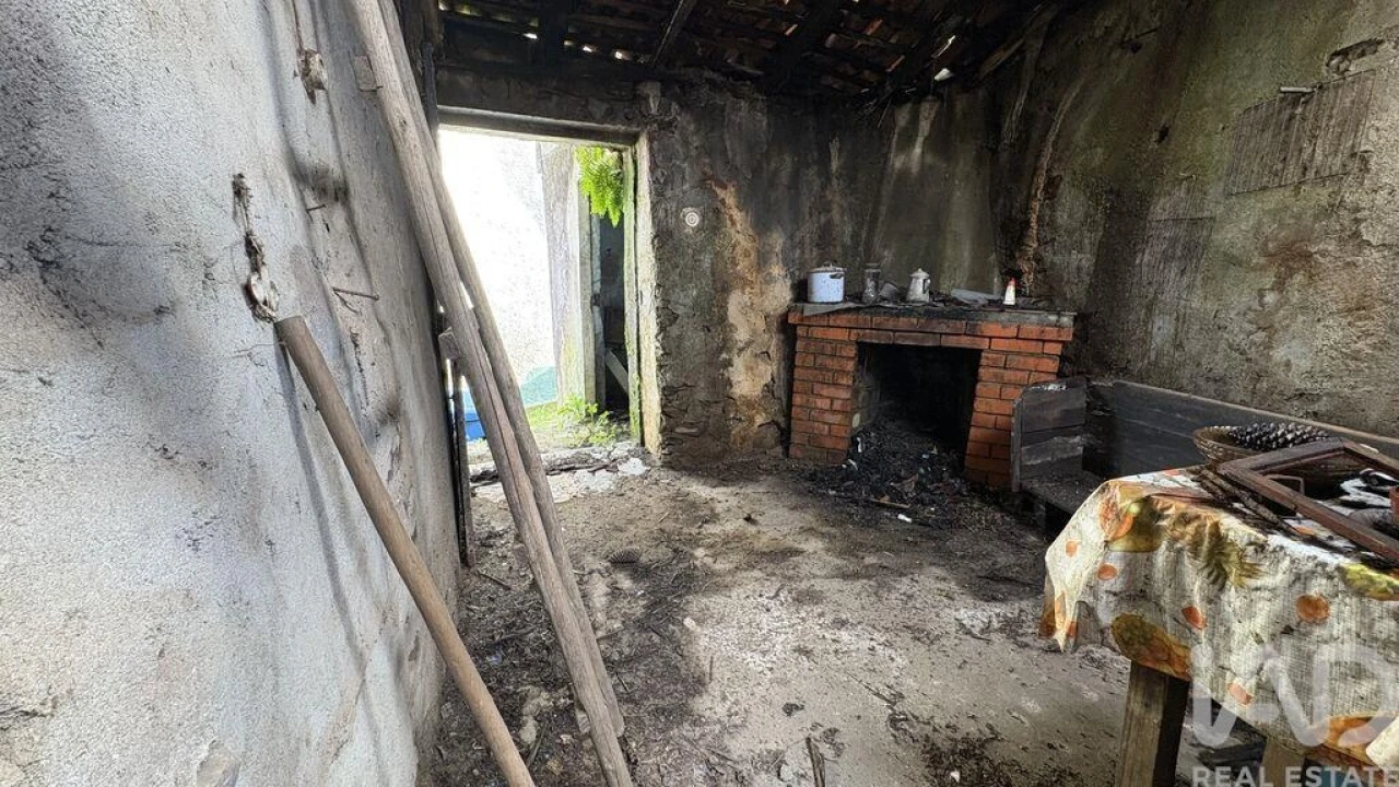 Moradia T1 para Venda em Castanheira de Pêra e Coentral Foto 16