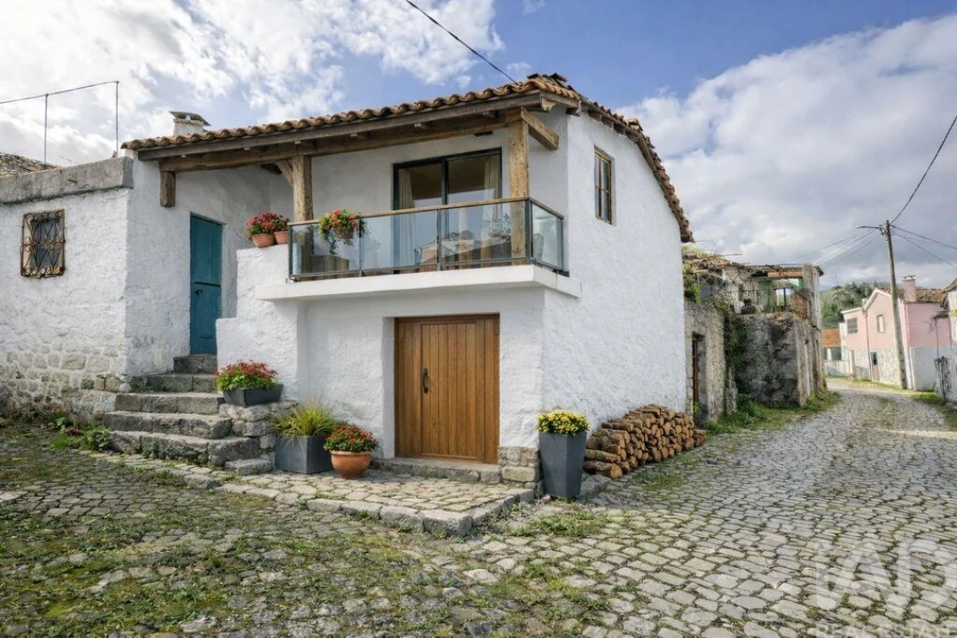 Moradia T1 para Venda em Castanheira de Pêra e Coentral Foto 1