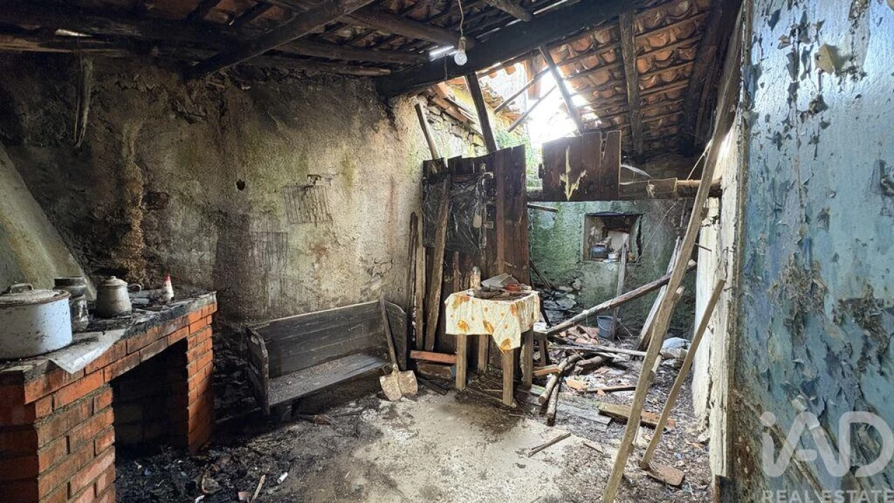 Moradia T1 para Venda em Castanheira de Pêra e Coentral Foto 3