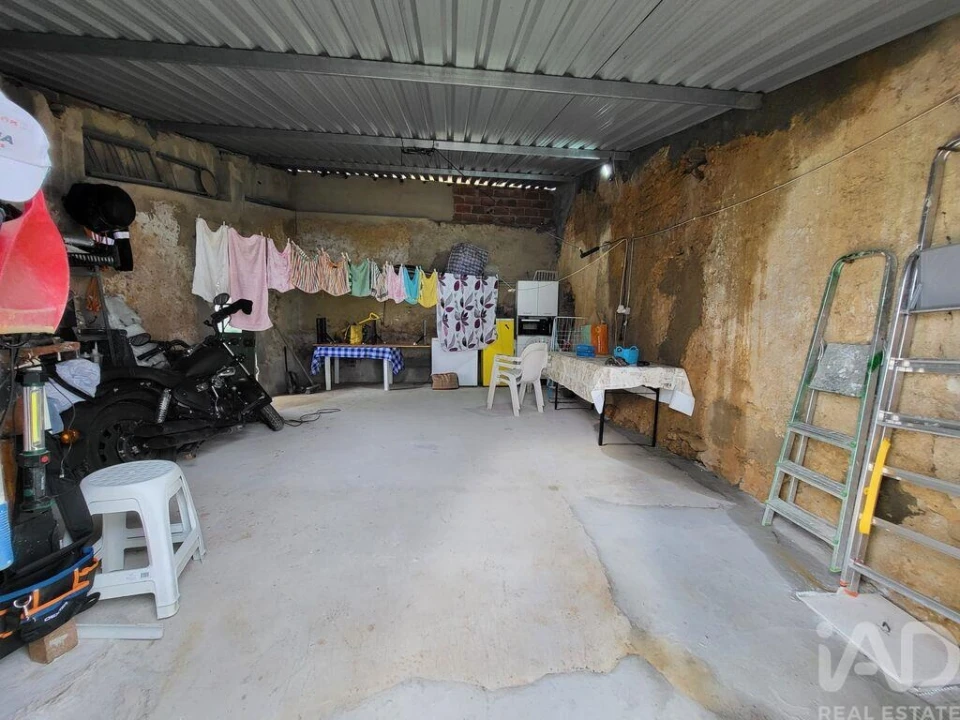 Moradia T2 para Venda em Santa Maria, São Pedro e Matacães Foto 9