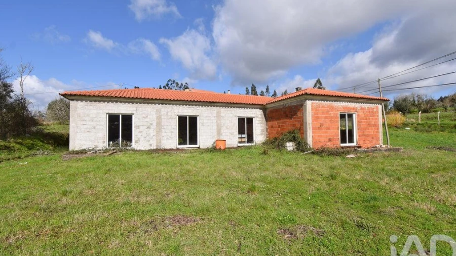 Terreno para Venda em São Miguel, Santa Eufémia e Rabaçal