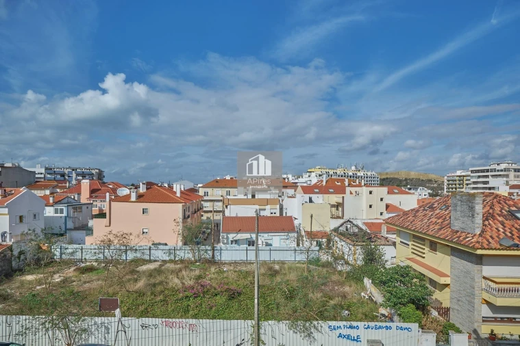 Apartamento T4 para Venda em Costa da Caparica Foto 29