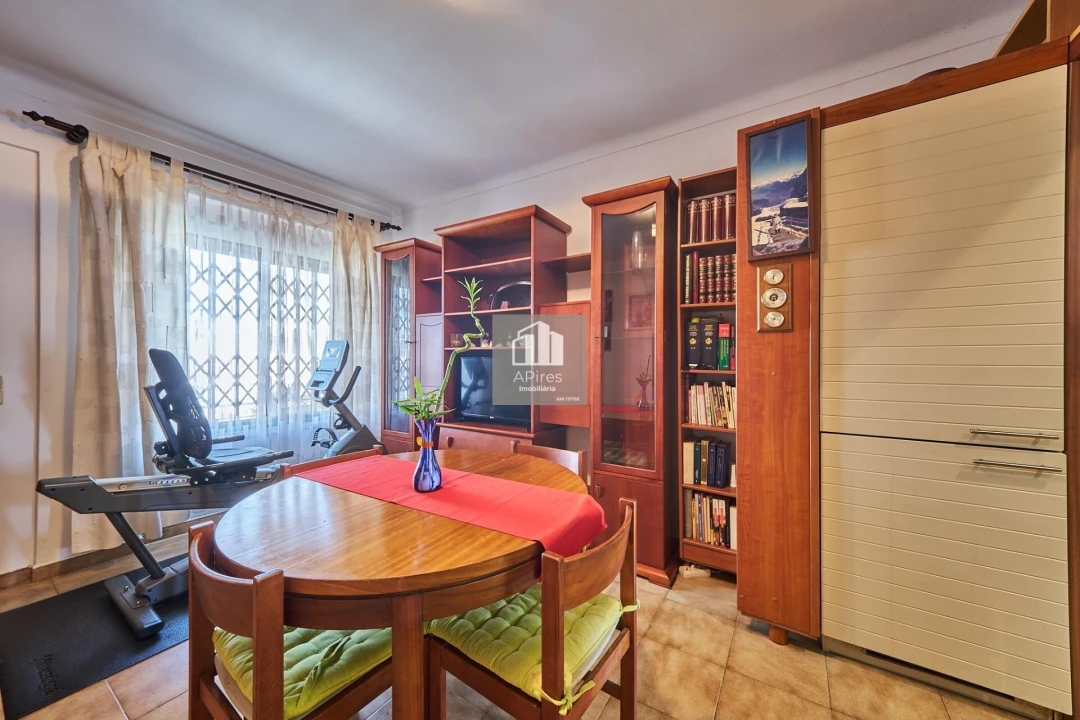 Apartamento T4 para Venda em Costa da Caparica Foto 20