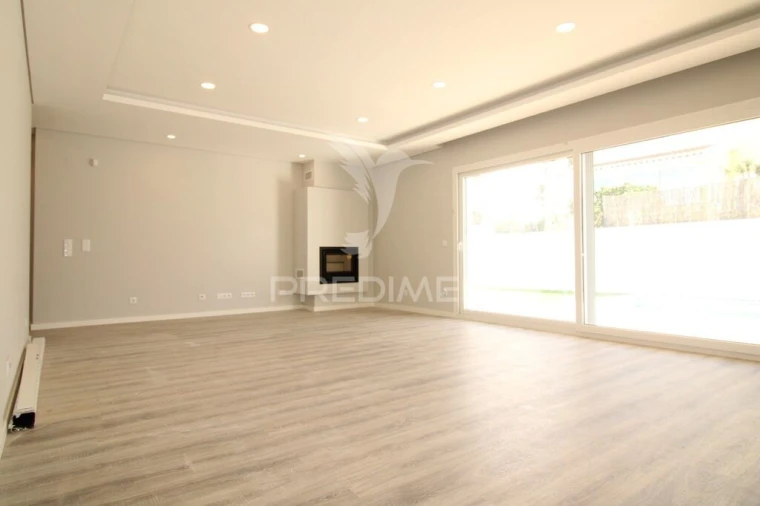 Moradia T4 para Venda em Azeitão (São Lourenço e São Simão) Foto 9