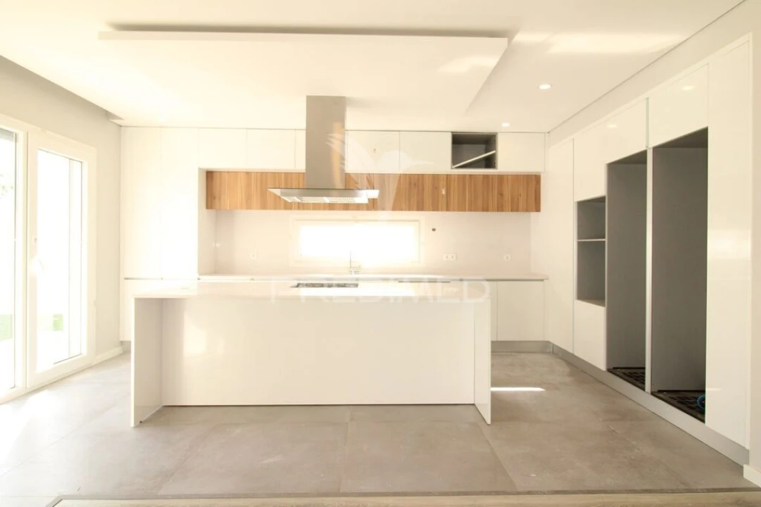 Moradia T4 para Venda em Azeitão (São Lourenço e São Simão) Foto 4