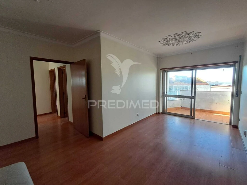 Apartamento T2 para Venda em Queluz e Belas Foto 3