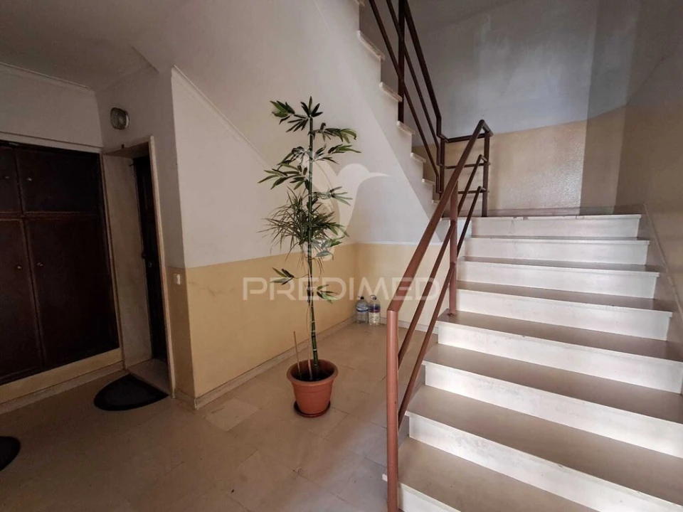 Apartamento T2 para Venda em Queluz e Belas Foto 19