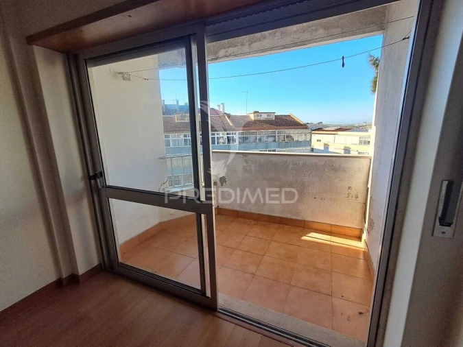 Apartamento T2 para Venda em Queluz e Belas Foto 6