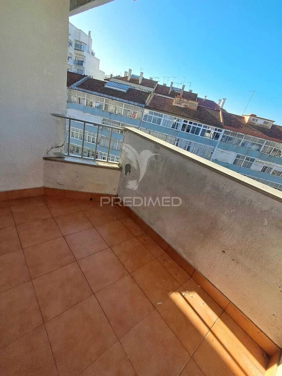 Apartamento T2 para Venda em Queluz e Belas Foto 5