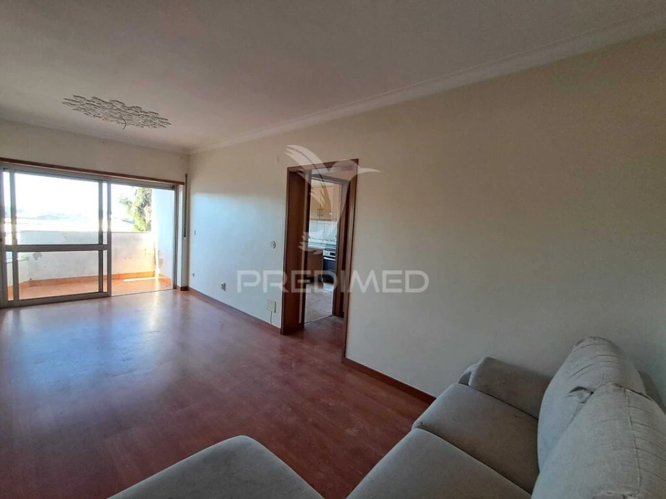 Apartamento T2 para Venda em Queluz e Belas Foto 4