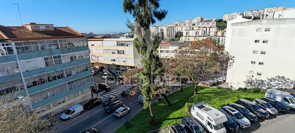 Apartamento T2 para Venda em Queluz e Belas Foto 11