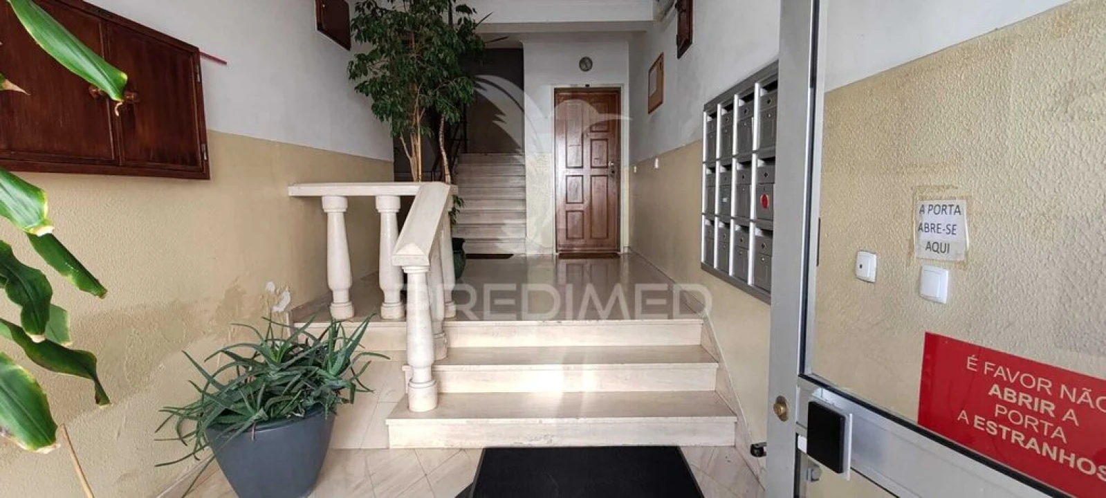 Apartamento T2 para Venda em Queluz e Belas Foto 4