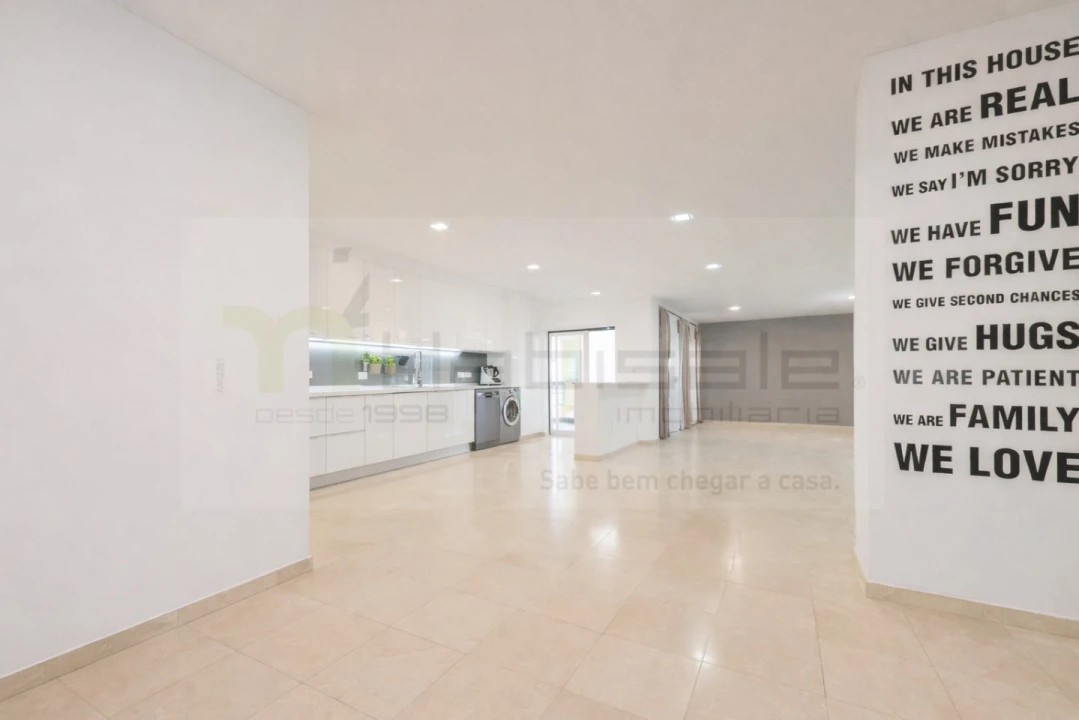 Apartamento T3 para Venda em Carcavelos e Parede Foto 5