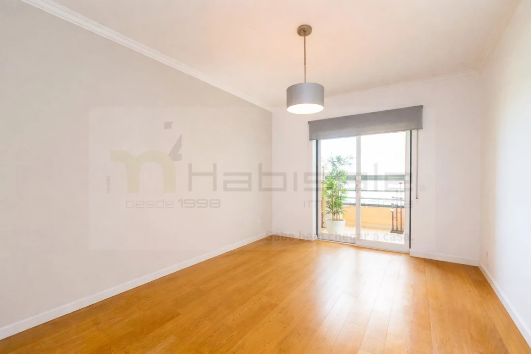 Apartamento T3 para Venda em Carcavelos e Parede Foto 11