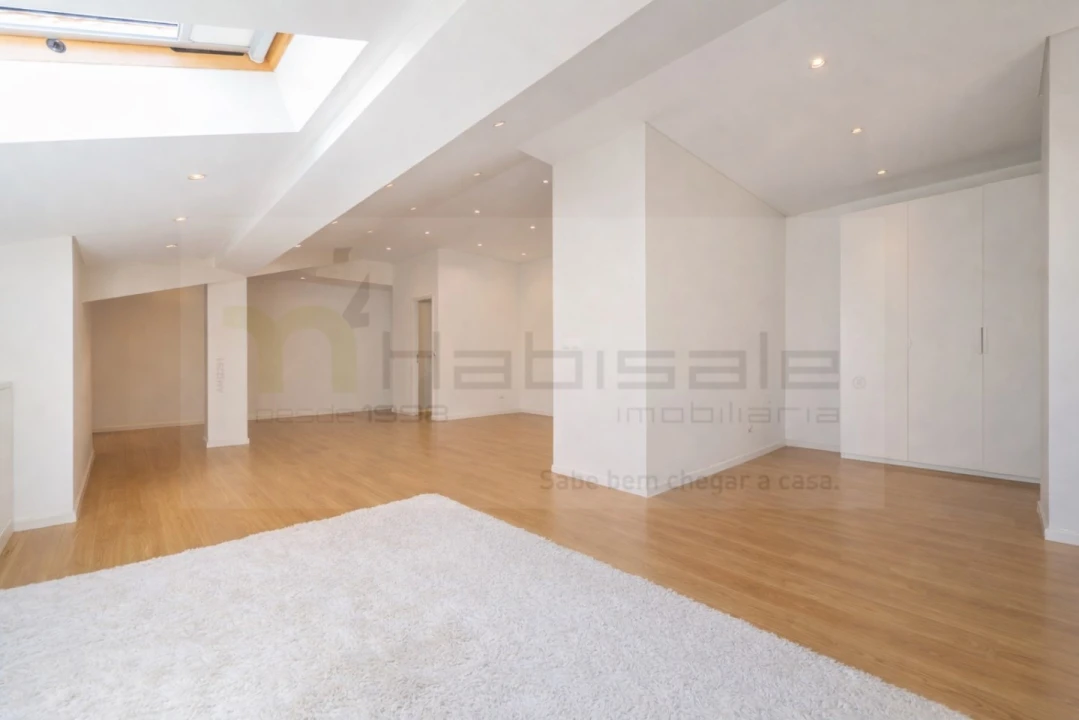 Apartamento T3 para Venda em Carcavelos e Parede Foto 16