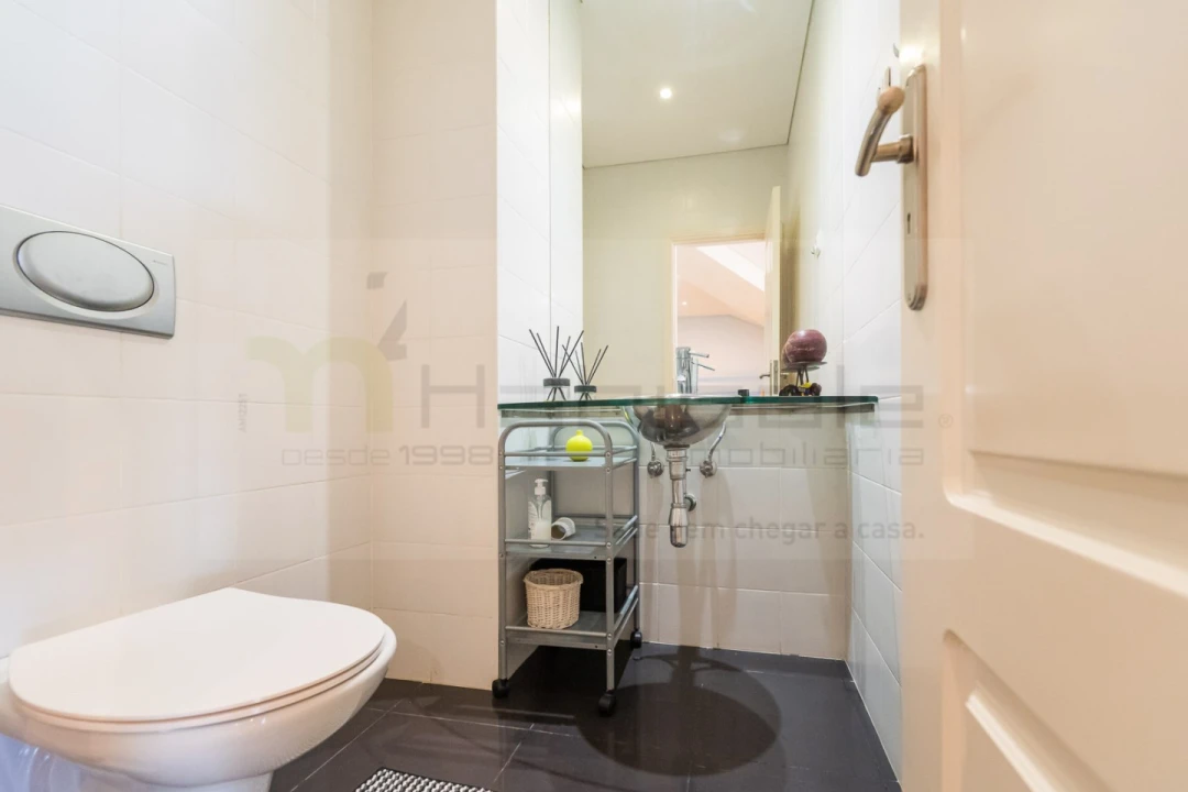 Apartamento T3 para Venda em Carcavelos e Parede Foto 21