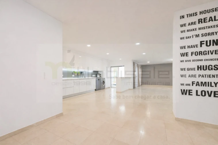 Apartamento T3 para Venda em Carcavelos e Parede Foto 5