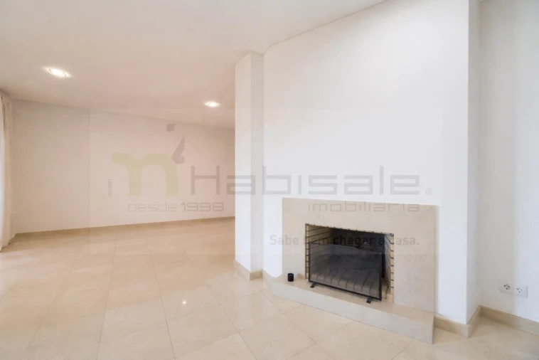 Apartamento T3 para Venda em Carcavelos e Parede Foto 4