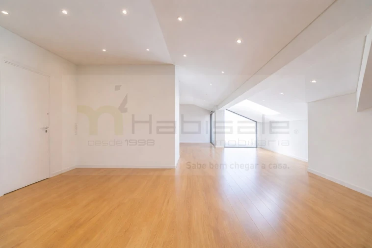 Apartamento T3 para Venda em Carcavelos e Parede Foto 14