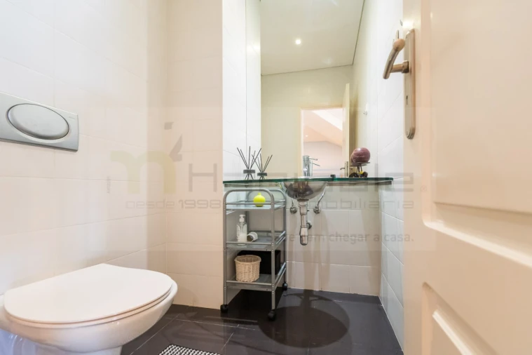 Apartamento T3 para Venda em Carcavelos e Parede Foto 21