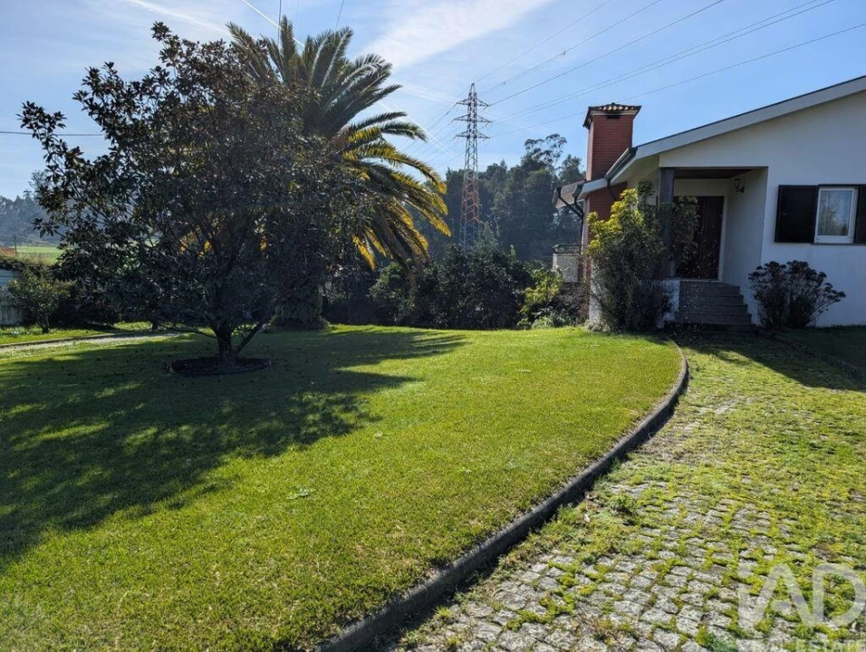 Moradia T3 para Venda em Arvore Foto 6