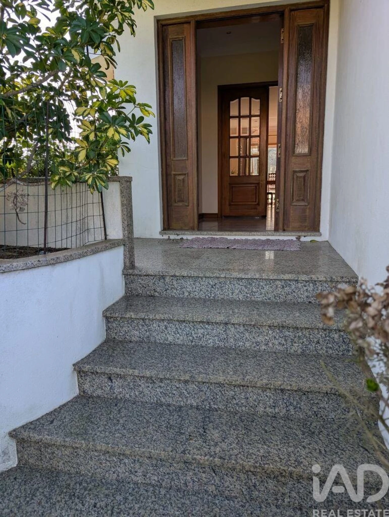 Moradia T3 para Venda em Arvore Foto 2