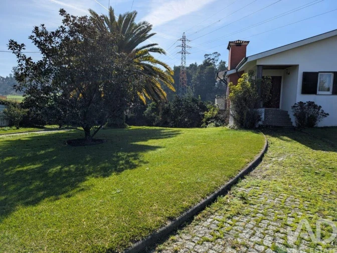 Moradia T3 para Venda em Arvore Foto 6