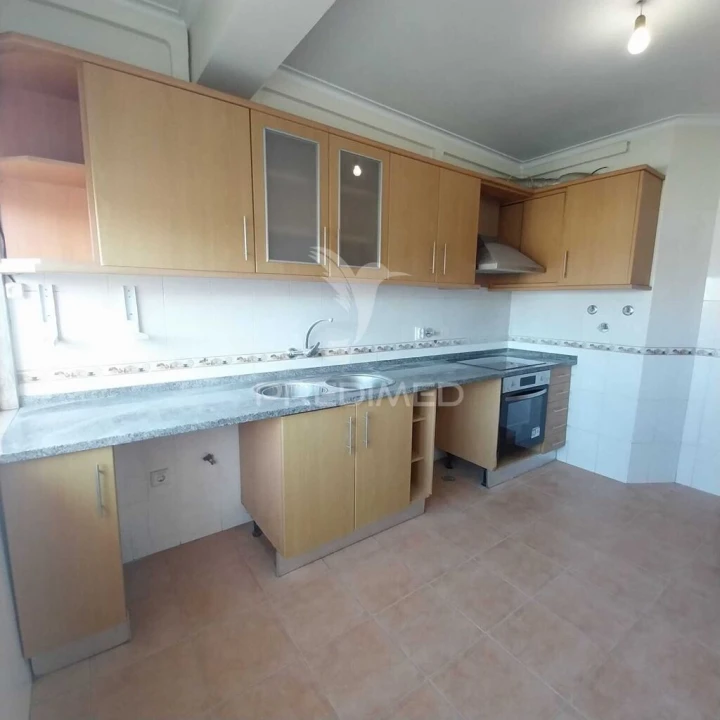 Apartamento T2 para Venda em Queluz e Belas Foto 1