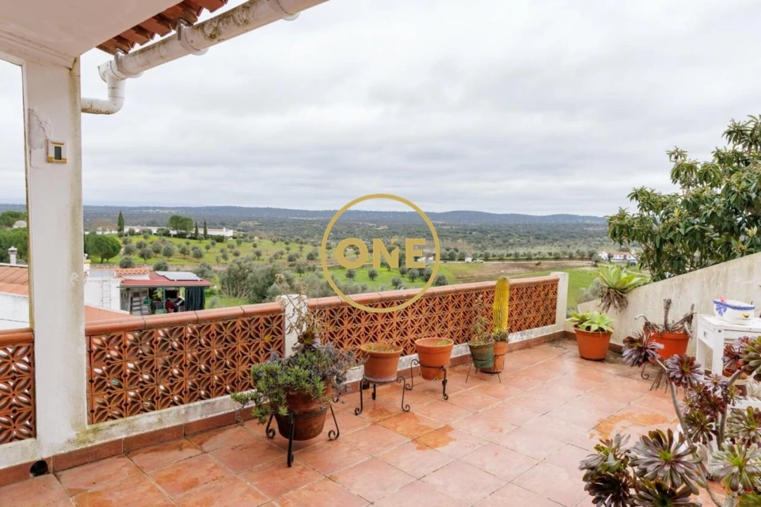 Moradia T4 para Venda em Cabeço de Vide Foto 1