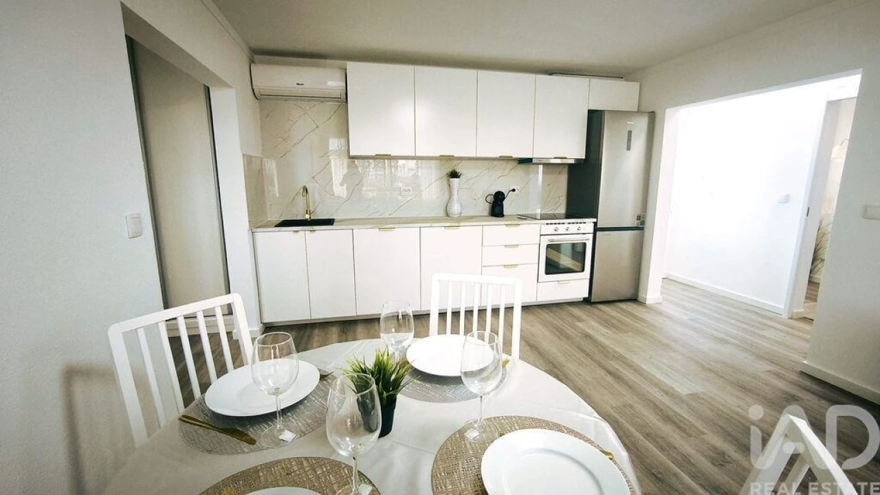 Apartamento T3 para Venda em Quarteira Foto 2