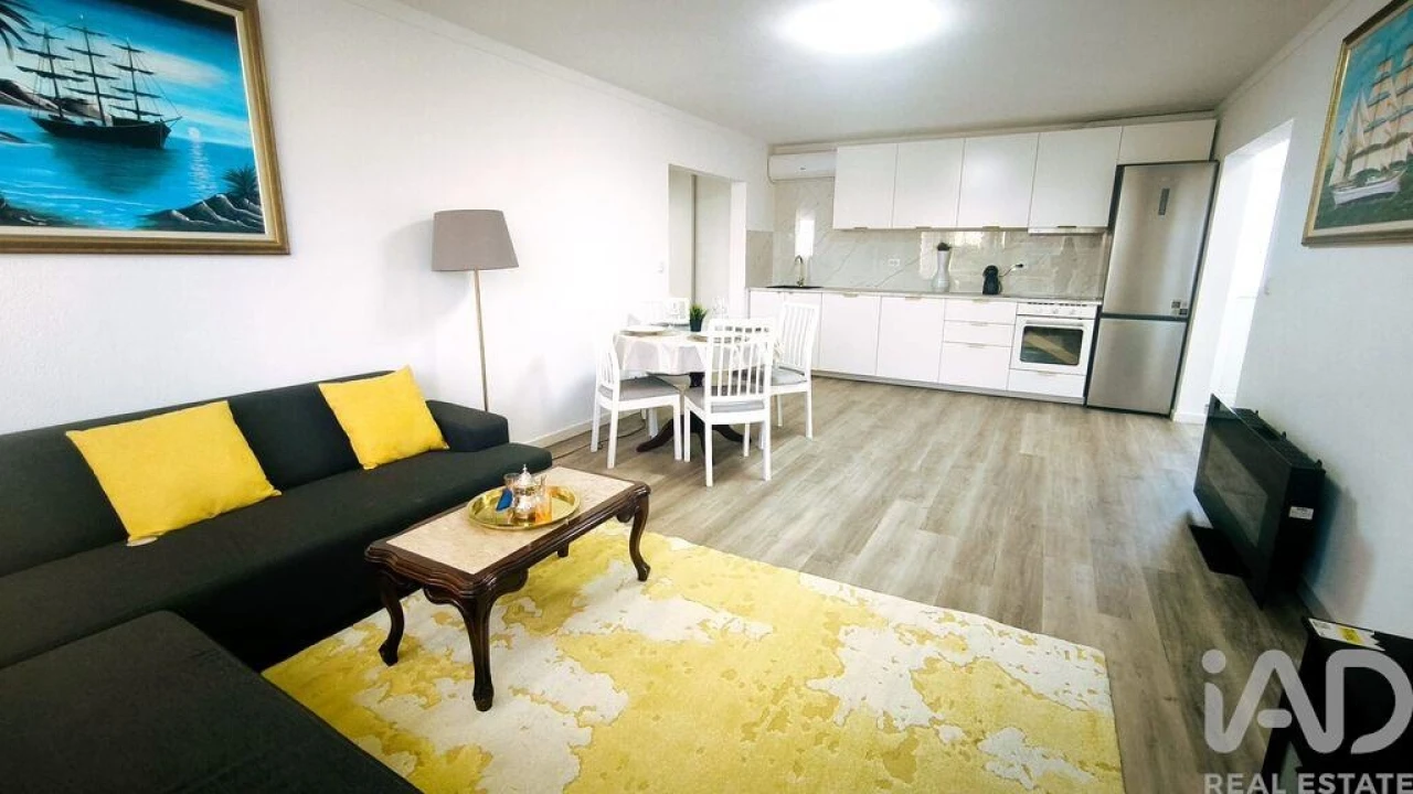 Apartamento T3 para Venda em Quarteira Foto 1
