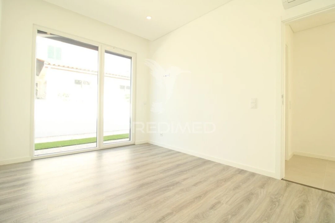 Moradia T4 para Venda em Azeitão (São Lourenço e São Simão) Foto 18