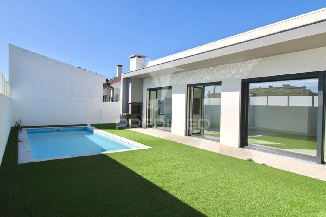 Moradia T4 para Venda em Azeitão (São Lourenço e São Simão) Foto 12