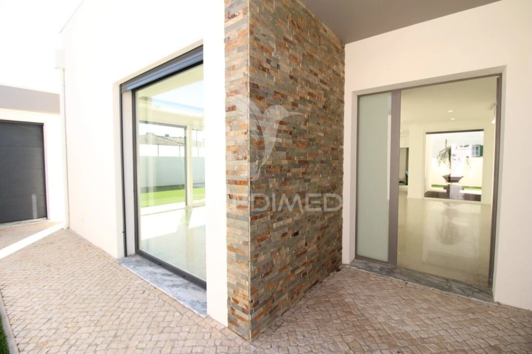 Moradia T4 para Venda em Azeitão (São Lourenço e São Simão) Foto 2