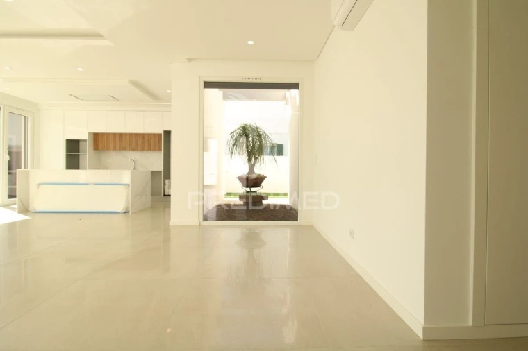 Moradia T4 para Venda em Azeitão (São Lourenço e São Simão) Foto 3