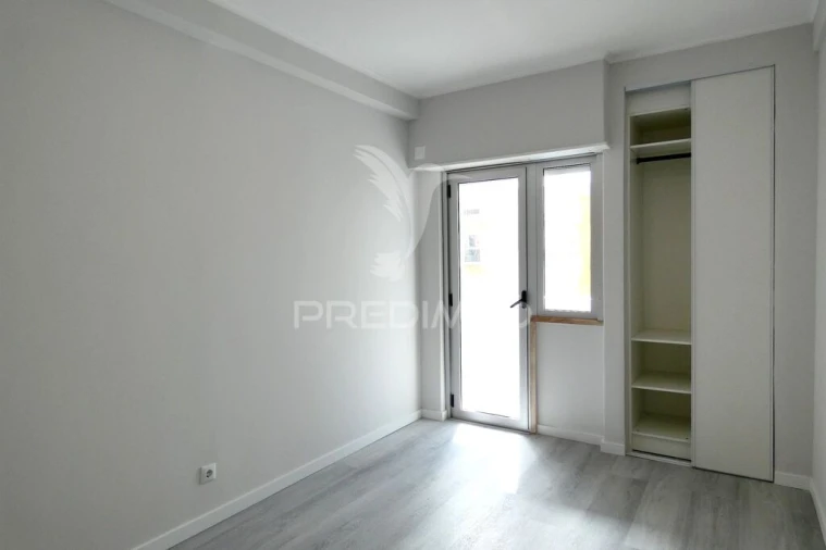 Apartamento T2 para Venda em Algés, Linda-A-Velha e Cruz Quebrada-Dafundo Foto 9