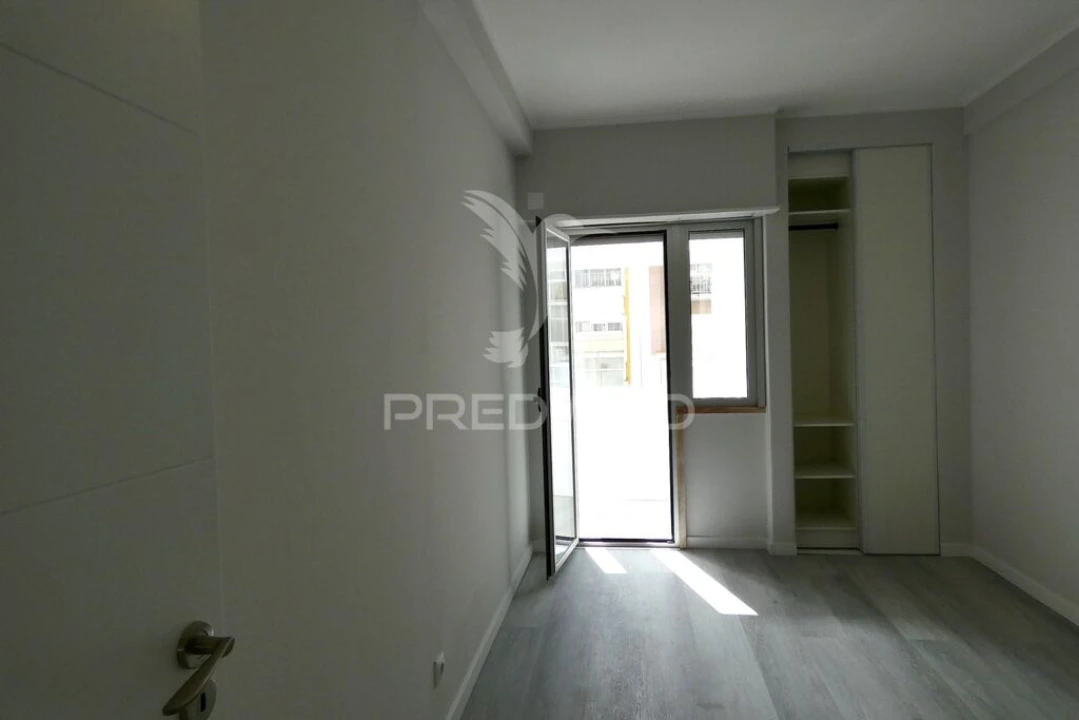 Apartamento T2 para Venda em Algés, Linda-A-Velha e Cruz Quebrada-Dafundo Foto 12