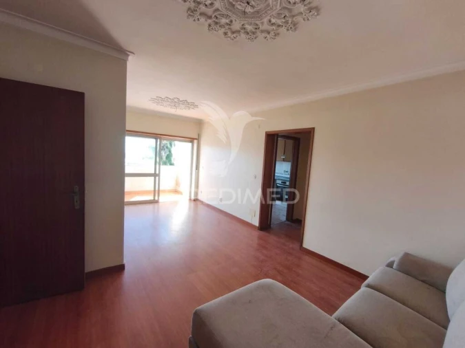 Apartamento T2 para Venda em Queluz e Belas Foto 3
