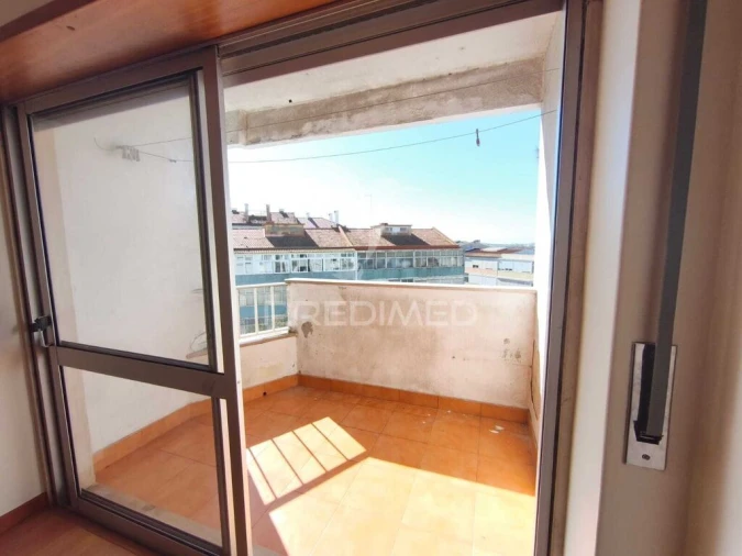 Apartamento T2 para Venda em Queluz e Belas Foto 5