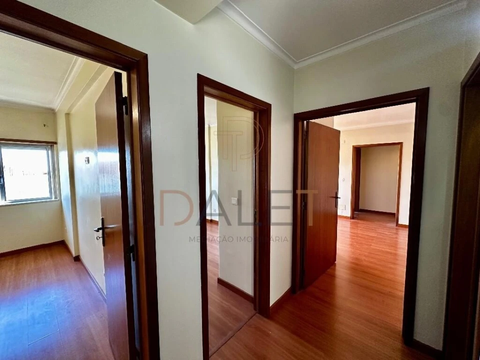 Apartamento T2 para Venda em Queluz e Belas Foto 28