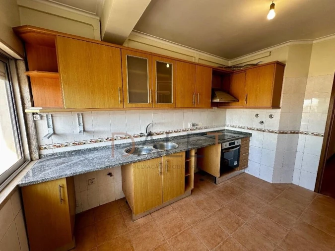 Apartamento T2 para Venda em Queluz e Belas Foto 1