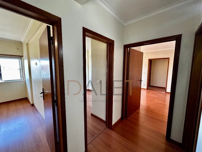 Apartamento T2 para Venda em Queluz e Belas Foto 27