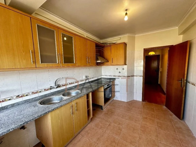 Apartamento T2 para Venda em Queluz e Belas Foto 4
